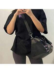 Sanrio 1 قطعة - حقيبة يد سعة كبيرة مزينة بشخصية هالو كيتي الكرتونية الكاواييي، حقيبة كتف لتخزين الألعاب، حقيبة تسوق للسفر كهدية (بعض الأجزاء قد تكون عشوائية)، حقيبة هالو كيتي الكرتونية الجميلة الكبيرة، حقيبة كتف، حقيبة عبر الجسم، جلد اصطناعي أسود، طراز قطة جميلة، حقيبة لياقة بدنية محمولة، حقيبة سفر عبر الجسم