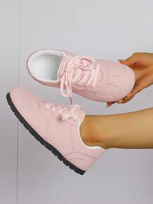 أحذية رياضية كاجوال للنساء للارتداء اليومي بنمط ربطة الدانتيل