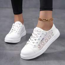 New Women's Shoes With Patchwork Lace Print [Lightweight EVA Sole] Breathable PU Upper With Patchwork Lace Design, Fashionable Casual Shoes. Versatile Low-Cut Flats, Hollowed-Out Breathable Lace-Up White Sneakers. Student Flats, Lightweight Travel Shoes, Flat Soles, Low-Top Shoes For All Seasons.