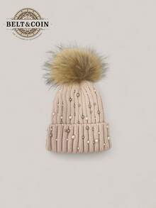 Ein Pack einfarbiger, winterlicher gestrickter Mützen mit abnehmbaren dekorativen Bommel. Breitkrempige, warme und stilvolle Beanies für Jugendliche mit gestreifter Fütterung. Warme Beanies für Herbst/Winter. Das perfekte Weihnachtsgeschenk. Gestrickte Bommel-Mützen für Herbst/Winter. Warme Beanies für Frauen mit Kunstperlen-Verzierungen.