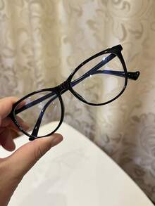 一副女士休闲复古猫眼黑色平框眼镜，适合日常通勤和街头时尚 - 黑色 - 查看 4