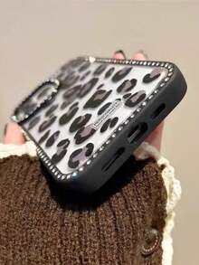 Estuche protector de teléfono inteligente con estampado de leopardo de lujo, 1 pieza con borde de rhinestone, compatible con iPhone 16 Pro Max, 15 Pro, 14 Pro, 13, 15 Pro Max, 17 Pro Max, anti-caída, regalo de cumpleaños para fiestas - Negro - Ver 3