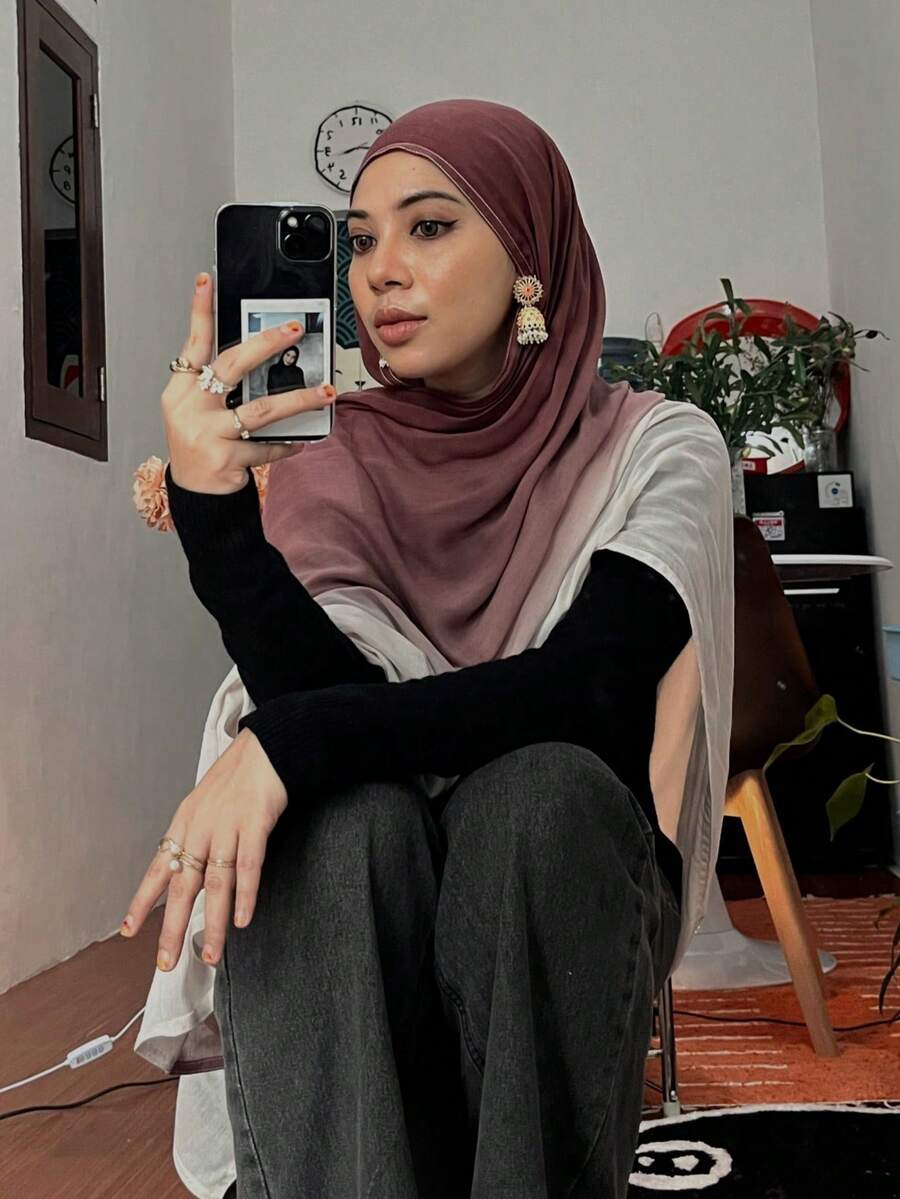 1pc 180*85cm Women's Solid Color Viscose Fiber Breathable Soft Viscose Headscarf/Scarf, Suitable For Abaya, Dress And More - White-brown Gradient - View 1