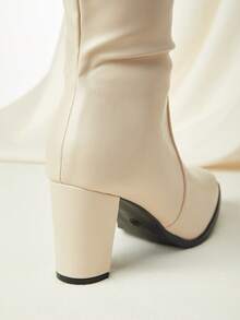 بوت طويلة فوق الركبة ذات كعب سميك وأصبع مدبب، موضة ربيعية زهرية زفاف جذابة متعددة الاستخدامات من الجلد المدبوغ (للقدم العريضة)، خريفية/شتوية. (الأحذية تكون أكبر من المقاس، يرجى طلب مقاس أصغر بنصف مقاس إذا كان لديك قدم نحيفة والتحقق من معلمات الطول والمحيط قبل الشراء) هدايا عيد الميلاد الشتوية