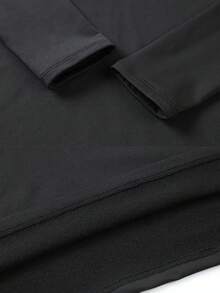 A 2-Piece Men's Winter Fleece Warm Tight Round-Neck Long-Sleeved Top And Thick Fleece Lining Warm Pants Set