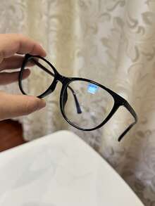 一副女士休闲复古猫眼黑色平框眼镜，适合日常通勤和街头时尚 - 黑色 - 查看 7
