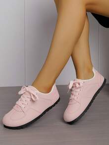 أحذية رياضية كاجوال للنساء للارتداء اليومي بنمط ربطة الدانتيل