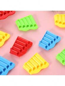 قطعة واحدة آلة موسيقية بلاستيكية وهمية بألوان عشوائية، مصنوعة من البلاستيك يمكن النفخ فيها، دعامة لأداء الحفلات، هدية للحفلات، هدية للعودة إلى المدرسة/التخرج، دعامة أداء وتفاعلية للأولاد والبنات