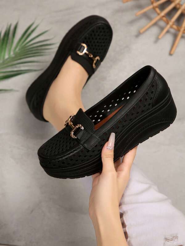 زوج جديد من الأحذية الكاجوال سهلة الارتداء، بتصميم عصري، قاع ناعم مضاد للانزلاق، أحذية كعب منخفض مريحة سهلة الارتداء، لوافر قابلة للتهوية