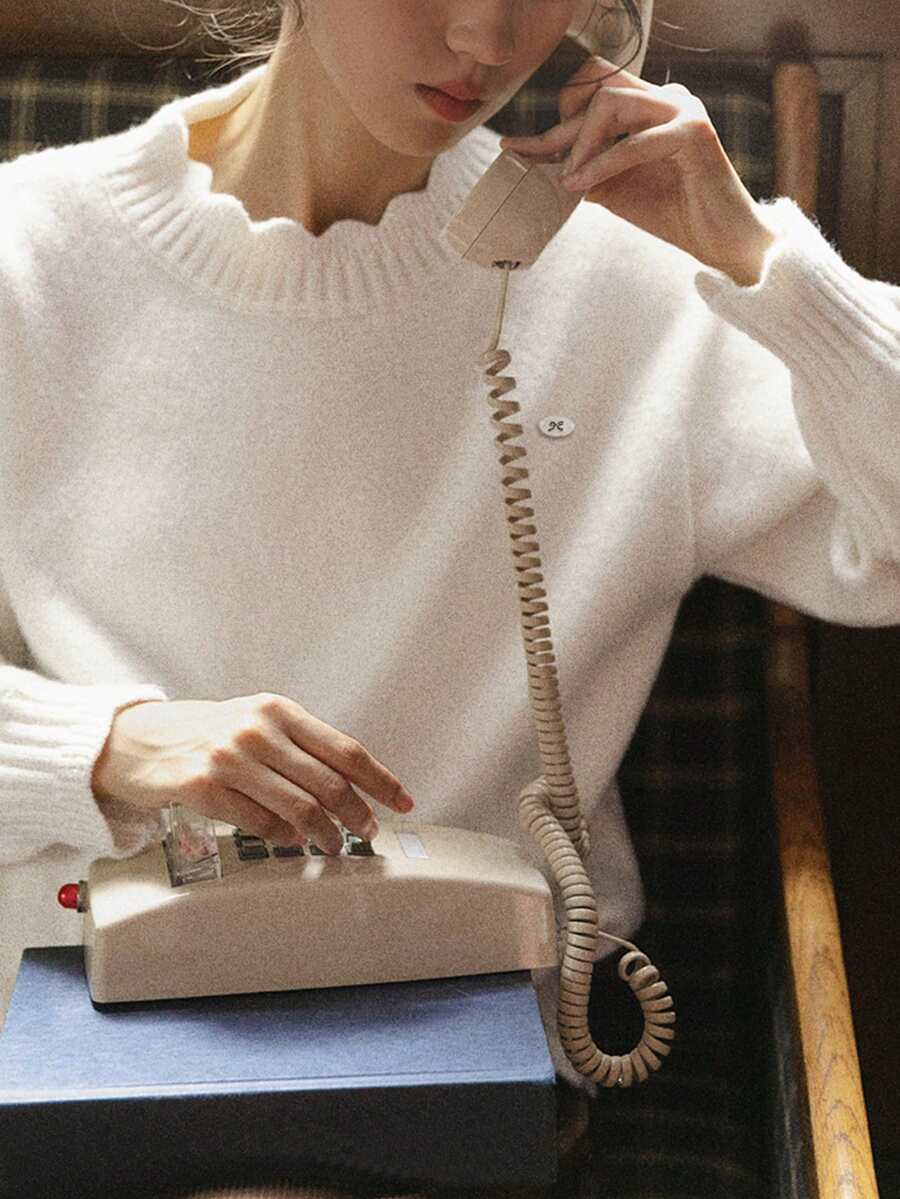 Alicedudu Women's Vintage Minimalist Wave Hem Crew Neck Sweater, Autumn/Winter