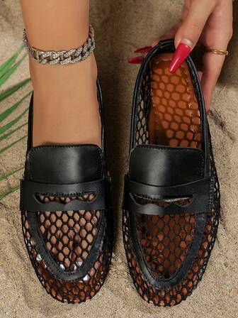 女士黑色镂空网眼一脚蹬乐福鞋，轻盈奢华时尚百搭T台派对鞋，休闲户外度假韩式莫卡辛鞋，网红推荐，法式简约欧式英伦风平底鞋