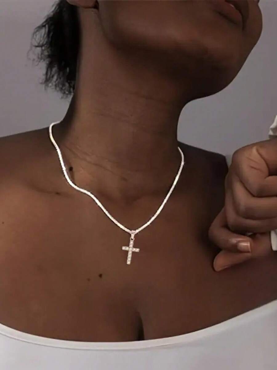 1 X Women's Charming Chain Necklace With Cross Pendant Design, Suitable For Holiday Party Wear, Hypoallergenic Necklace Gift, Best Gift For Valentine's Day - Silver - View 1