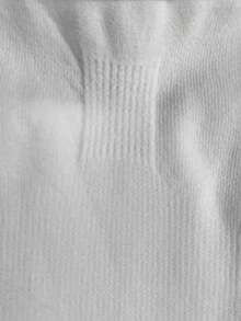 Kit de 2 camisetas de tirantes clásicas y casuales para mujer, tela de poliéster y elastano, aptas para temporadas de primavera y verano. Diseño ajustado, cuello redondo, sin mangas, muy frescas, ligeras y cómodas. - Blanco y Negro - Ver 8