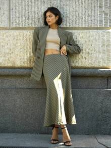 Áo khoác blazer kẻ sọc cổ điển thanh lịch cho nữ đi làm - Chân váy đuôi cá kẻ sọc - Bộ 2 món màu xanh lá cây - màu xanh lá - Xem 3