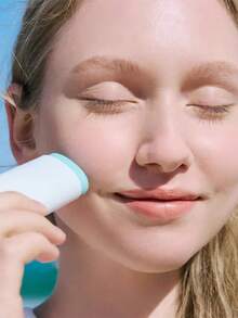 SKIN1004 马达加斯加积雪草透明质酸柔滑防晒棒 SPF50+ PA++++，高倍防晒，轻盈丝滑质地，控油，便携式防晒棒，舒缓敏感肌肤，修复肌肤屏障，适合所有肤质。20克/0.7盎司 - 01 - 查看 9