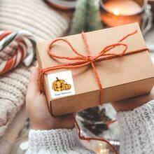 Adesivi personalizzati, personalizza i tuoi adesivi, disponibili in varie forme e dimensioni, kit per la realizzazione di adesivi personalizzati, adesivi per caramelle di Ognissanti, adesivi per buste, adesivi per scatole, adesivi per regali di Natale, adesivi personalizzabili per ogni occasione | Crea le tue etichette personalizzate per bomboniere di matrimonio, annunci e forniture per ufficio