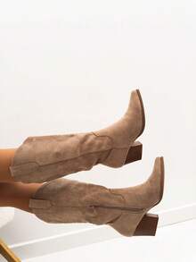 VIKIVIKI SHOES Women's Cowboy Boots With A High Shaft, Decorative Western-Style Embroidery, Elegant And Modern Design With A Wide Heel That Stylizes And Ensures Comfort Throughout The Day, A Versatile Model Ideal To Combine With Dresses, Skirts Or Skinny Jeans, Perfect For The Fall And Winter Season, Providing A Sophisticated, Daring And Modern Air To Any Daily Look Or Special Occasion. Estimated Delivery: 1-3 Business Days (Peninsula). - 卡其色 - 查看 5