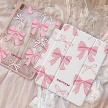 这款精美可爱的卡通粉色蝴蝶结字母双面彩绘亚克力透明水晶背壳，防震设计，适用于 iPad 第七代、第八代（10.2 英寸）和第十代。内置笔槽，支持睡眠唤醒功能/多种折叠支架方式。是节日和新年的馈赠佳品。 - 彩色 - 查看 4