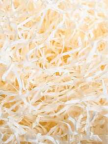 Remplissage de boîte-cadeau en fibres de raphia multicolores. Papier déchiqueté ondulé pour le remplissage de paniers/boîtes cadeaux, fournitures d'emballage, en plusieurs couleurs. Anniversaires, fêtes, Saint-Valentin, Saint-Valentin noire, mariage de la Saint-Valentin, anniversaire, fournitures, décorations