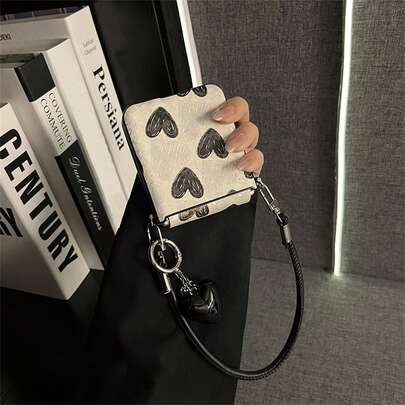 豪华全屏心形手机壳，配有心形吊坠皮革表带，适用于三星