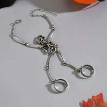 Gothic Punk |   Skeleton] 1pc Gothic Punk Skeleton Hand Chain Ring |   Adjustable Movable Skull & Bone Charms With Heart Eyes & Bow Accent, Edgy Statement Jewelry For Women, Year-Round Wear For Daily Outfits, Halloween, Costume Parties & Gothic Events, Halloween Accessories, Bold Design, Intricate Design, Alternative Fashion - Bạc - Xem 3