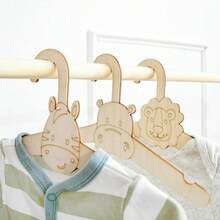5 Stücke Cartoon Tier-förmige Holz Kinderbügel, kreative Holz Baby Bügel, süße Baby Zimmer DIY Dekor Accessoires, Kinderschrank Aufbewahrungsbügel, geeignet für Baby- und Kleinkindkleidung - Verschiedenfarbig - Übersicht 4
