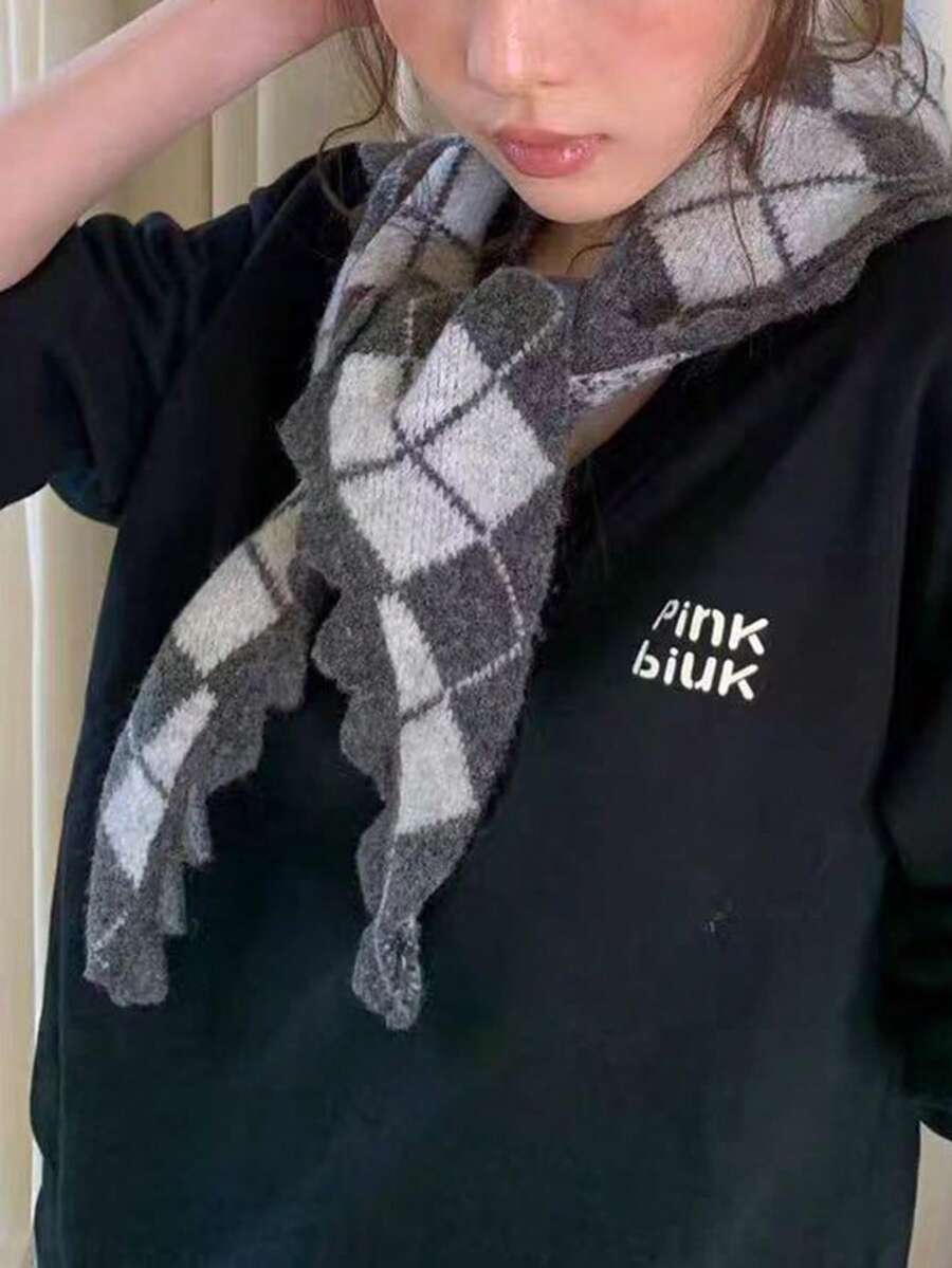 1pc Vintage Checkered Headscarf For Women. Multi-Functional Triangular Scarf As A Shawl And A Wrap. Winter And Autumn Knitted Scarf For Covering The Chest. Fashionable Layering Accessory