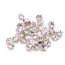 100/200 pièces/paquet Pointes métalliques carrées, rivets punk rock pour le travail du . Rivets à quatre griffes pour vêtements, chaussures, bracelets