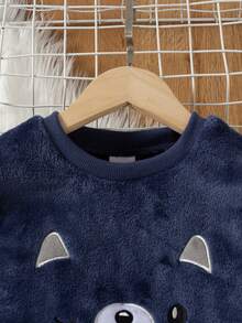 2 piezas Conjunto de pantalón y top de manga larga con cuello redondo y bordado de dibujos animados para niños, forro de franela, otoño/invierno