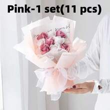 1 conjunto/11 peças - 4 peças Buquês de Flores Artificiais contêm 11 Flores Artificiais, Papel de Embrulho de Flores e Flores de Sabão Fadas de 33cm x 22cm, que são adequadas para presentes de aniversário ou aniversário para mães, namoradas, amigas, presentes do Dia de Natal/Dia das Mães, Dia dos Namorados, lembranças de casamento, decoração de mesa de festa de feriado e presentes de aniversário ou festa para mulheres.