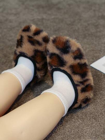 1 双幼儿保暖防滑软底室内拖鞋，温暖、舒适、易于穿着和清洁，适合男孩和女孩，是刚学走路的婴儿的理想节日礼物