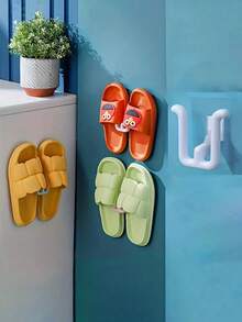 1 pezzo/2 pezzi/3 pezzi/4 pezzi Ganci autoadesivi in plastica per ciabatte, rastrelliera per ciabatte da bagno, montaggio a parete senza foratura per bagno, porta, parete del bagno, per riporre le scarpe, adatto per bagno, cucina, camera da letto, superfici lisce come piastrelle, metallo, vetro, legno liscio, facile installazione, stile alla moda, non adatto per pareti in intonaco, cemento, carta da parati, pareti imbiancate o altre superfici irregolari