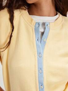 Awevudst Women Cropped Cardigan Sweaters Lightweight Button Down Long Sleeve Crew Neck Color Block Patchwork Knit Y2k Coat Outfits Fall Clothes Sweatshirts Jumper Tops - 黃色 - 查看 3