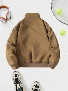 男士冬季户外抓绒外套，两侧带口袋，适合步行、工作、旅行等场合。