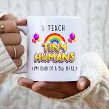 JUNGLE MUG THE MUG COMPANY. Kubek dla nauczyciela "Uczę małych ludzi" Zabawny kubek na kawę Prezent dla nauczyciela na koniec roku szkolnego Prezent urodzinowy dla nauczycieli - Biały - Zobacz 6