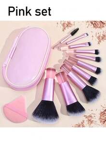 一套多功能化妆刷套装，包含散粉刷、腮红刷、粉底刷、眼影刷、晕染刷、轮廓刷，以及斜切化妆海绵、圆形化妆海绵和白色粉扑。化妆刷套装，化妆刷套装，化妆刷套装，全套化妆刷，化妆刷套装，全套化妆套装，化妆刷套装，化妆刷套装，化妆礼盒，套装，赠品，专业化妆刷，全套化妆刷 - 彩色 - 查看 9