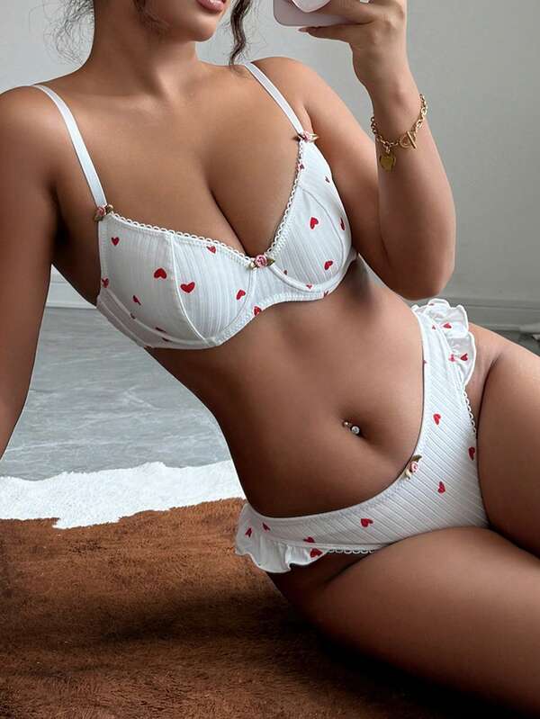1 Conjunto de lencería cómoda para mujer con copa fina sin aros, estampado de corazones y flores en blanco
