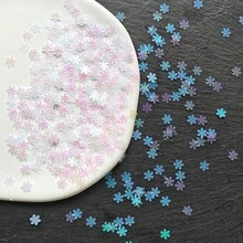 22 g cekinów w kształcie płatków śniegu, serduszek i gwiazdek – niebieskie, różowe, przezroczyste AB, złote, do ok. 10 600 szt., odpowiednie na urodziny, wesela i walentynki – idealne na romantyczne uroczystości i wieczory panieńskie – dekoracje na Halloween, dekoracje świąteczne