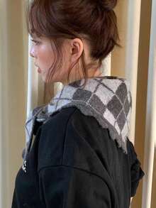 1pc Vintage Checkered Headscarf For Women. Multi-Functional Triangular Scarf As A Shawl And A Wrap. Winter And Autumn Knitted Scarf For Covering The Chest. Fashionable Layering Accessory