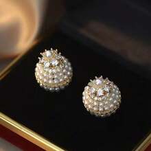 Pendientes de perlas falsas de moda clásica, incrustados con pequeñas cuentas de perlas falsas, unos pendientes de lujo para mujeres dulces y encantadores, elegantes y cautivadores pendientes de moda coreana, un lindo regalo de Navidad.