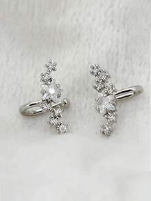 2 Pieces Crystal Star Clip Earrings For Women Cubic Zirconia No Hole Fake Earrings Ear Bone Clip On Ear Cuffs Without Piercing