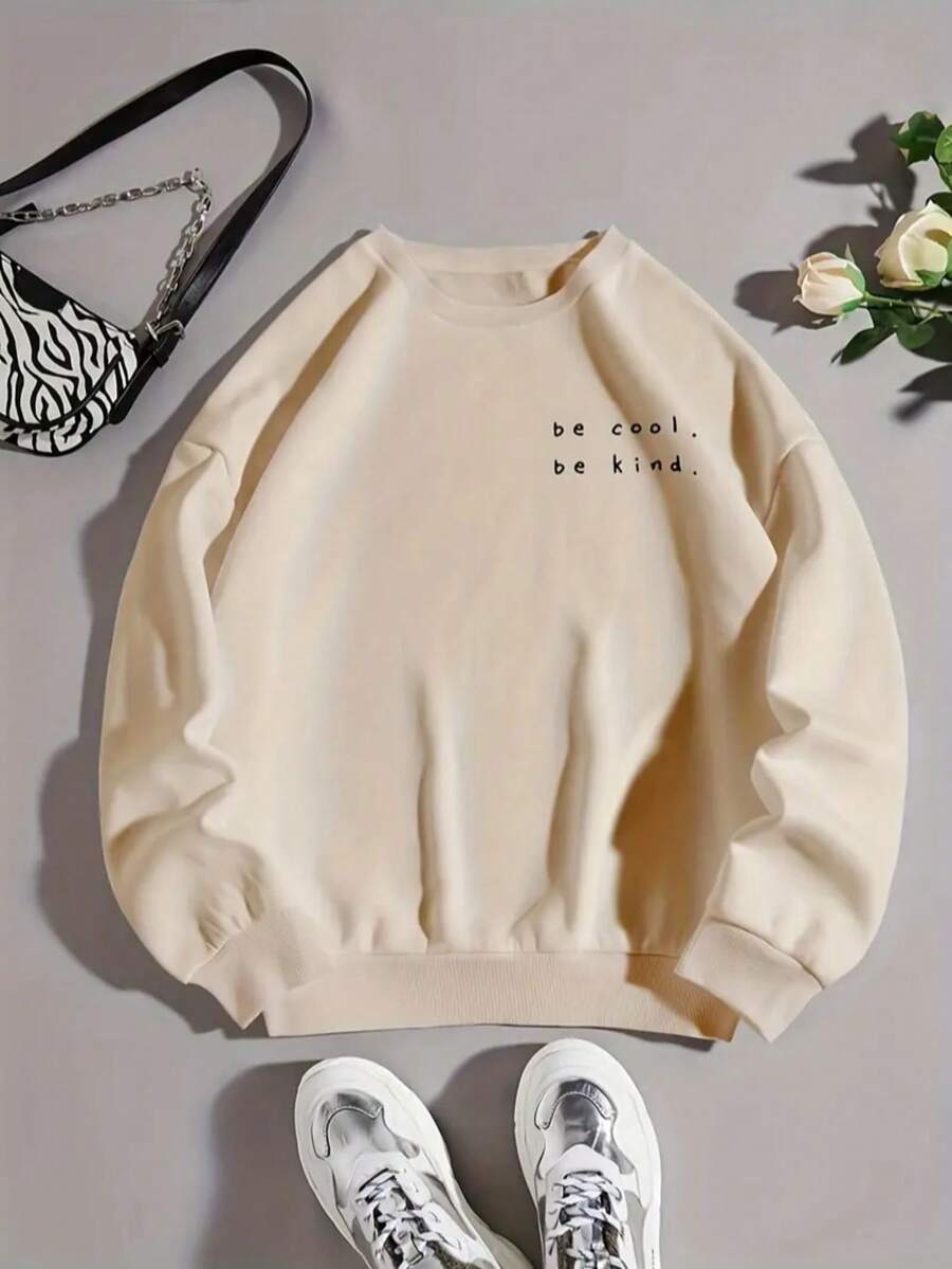 Sudadera hoodie sweatshirt dama manga larga algodón estampado be cool be kind college colegial varsity puños rib acanalados casual atletica aesthetic homie cosy casa diario frio ciudad urbana moderna juvenil comoda abrigadora caliente calientita ejercicio pijamada - Beis - Ver 1