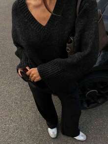 FOR BEAUTY Autumn And Winter New Women's V-Neck Black Long Sleeved Knitted Sweater Women's Top, Fashionable, Simple, Loose, Atmospheric, Street Casual And Lazy Style Suitable For Daily Commuting Sweater Pullover Women's Clothing Chic Autumn New Year