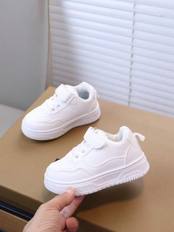 1 par de zapatillas casuales para niños, nuevas zapatillas de suela blanda para niñas en otoño, zapatos planos versátiles antideslizantes para niños pequeños, zapatos de tenis de ocio diario para niñas