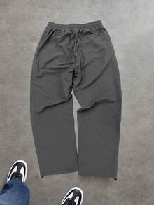 男士时尚休闲宽松裤，抽绳腰带，后袋设计，适合休闲约会、日常散步等场合。 - 灰色 - 查看 3