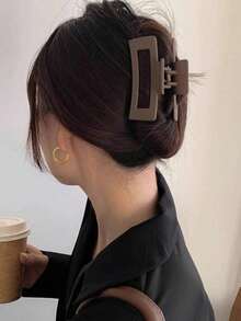 1pc/4pcs Square Lightweight Plastic Hair Claw Clip, Solid Color Hair Claws, Minimalist Style, Retro Frosted Disc Hair Clip, Suitable For Daily, Outing, Leisure, Party, Commuting, Vacation, Washing Face, Bathing, Makeup, Bathroom Hair Accessories, Headwear Accessories, Hair Clips (Black, Beige, Khaki, Dark Coffee)