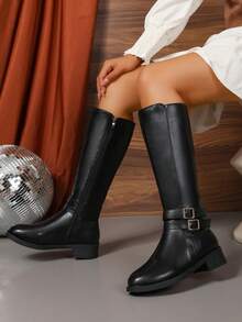 2025 年秋冬女式加大码皮革外观拉链侧靴，带保暖内衬，橡胶鞋底，舒适耐穿，高筒设计修饰腿部线条，适合搭配外套、裙子和日常穿着，百搭马术风格高筒靴，适合通勤和派对，黑色靴子 - 黑色 - 查看 5