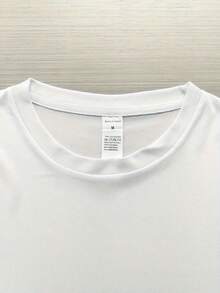 Real Man~Men's Minimalist Red Heart Graphic T-Shirt - Black Casual Everyday Tee, Breathable Round Neck Shirt For Summer Outfits, Parties, Dates - Machine Washable Everyday Essential Top, Date Night Outfit, Simple Design, Easy Care Fabric, Young Adults - 白色 - 查看 3
