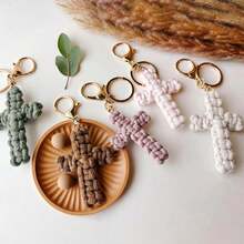 Macrame Cross Keychain, Jesus Keychain Christian Car Accessories Handmade Soft Cross Keychain Bohemian Decoration Gift For Women And Men - 粉紅色 - 查看 5