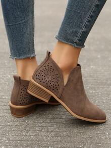 Botines elegantes marrones perfectos para mujeres que combinan con ropa de otoño, con puntera hueca y tacón grueso - Café integral - Ver 1